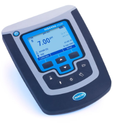 Laboratorijski večparameterski merilnik HQ440D z dvema vhodoma – za merjenje vrednosti pH, prevodnosti, optično merjenje raztopljenega kisika, ORP in ISE